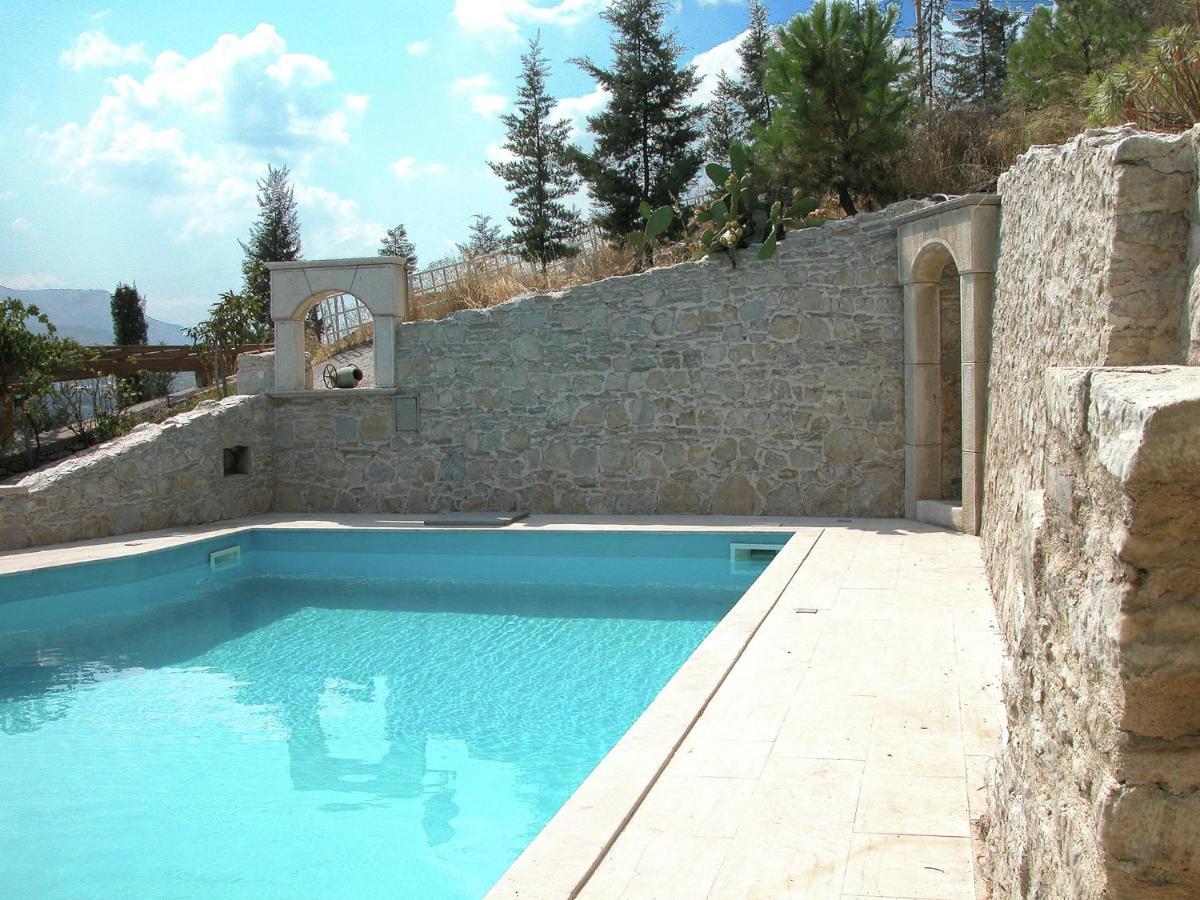 Luxurious Villa In Malades Crete Agios Sillas Exterior photo