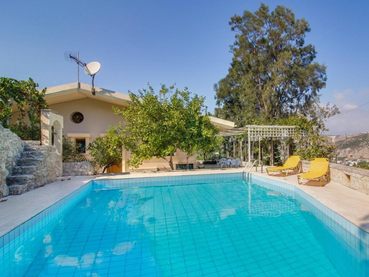 Luxurious Villa In Malades Crete Agios Sillas Exterior photo