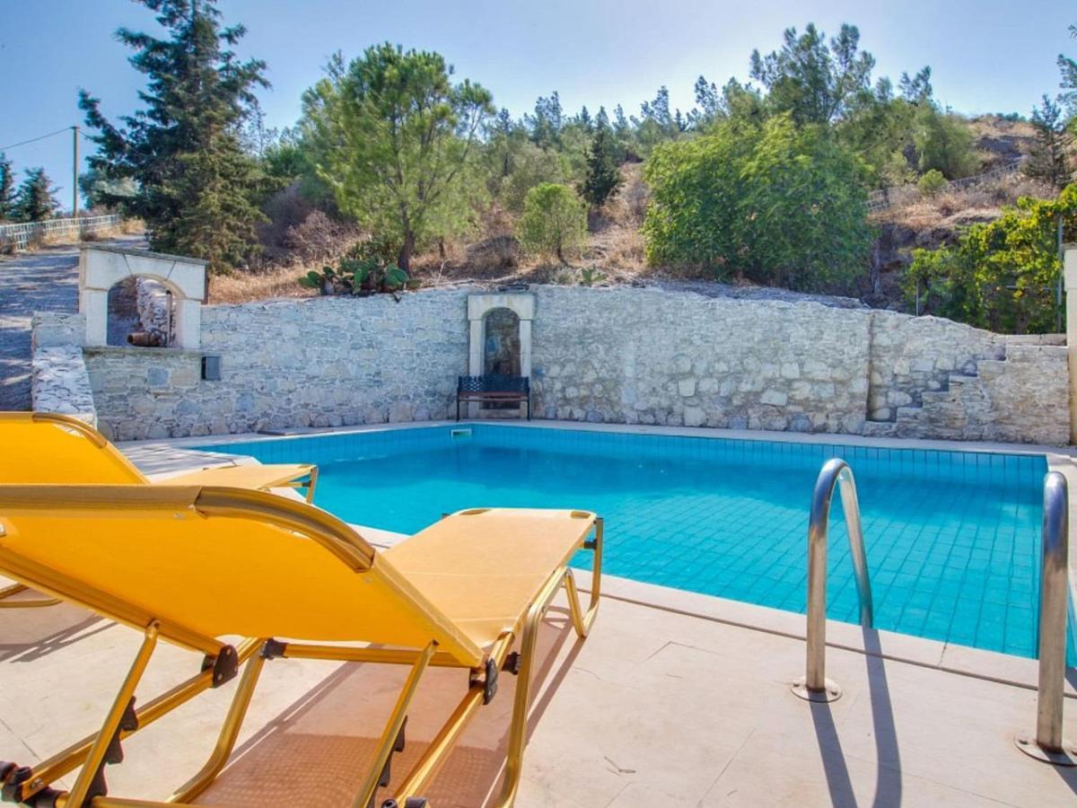 Luxurious Villa In Malades Crete Agios Sillas Exterior photo